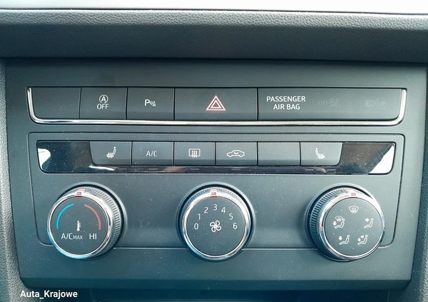 Seat Leon cena 54900 przebieg: 123000, rok produkcji 2019 z Pieniężno małe 596
